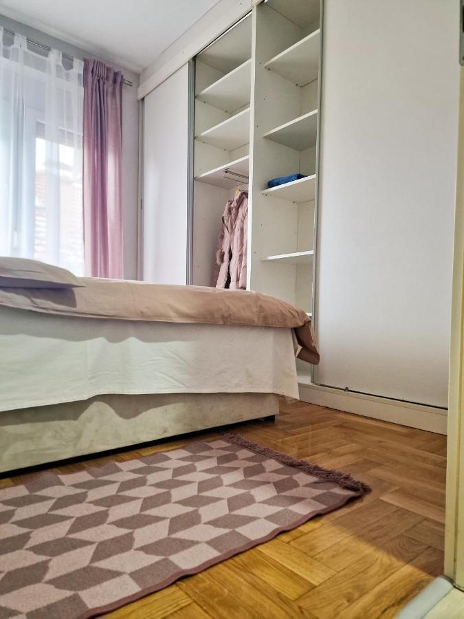 Ferienwohnung Quiet Center Sremska Mitrovica Exterior foto